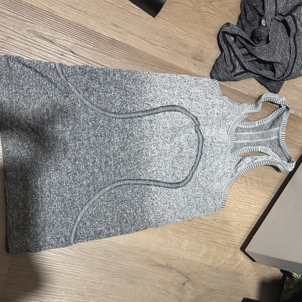 Lululemon Athletica Gray Muscle Tee